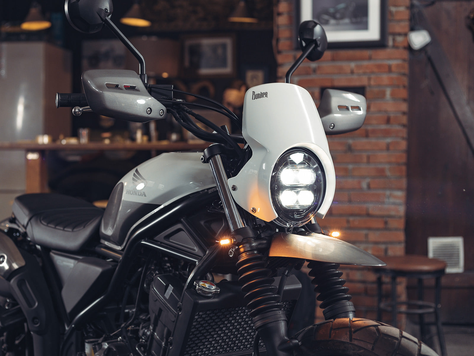 Honda CL250 CL500 Front Mudguard image gallery Glossy Black Real life on motorcycle right front side