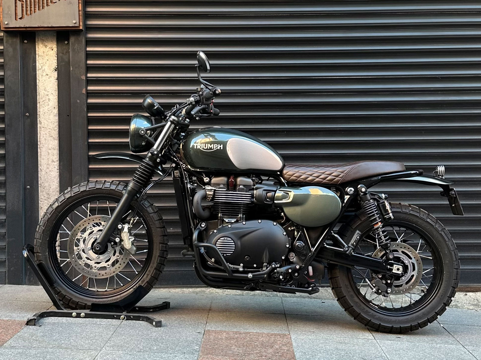 Triumph Scrambler High Fender On motorcycle
