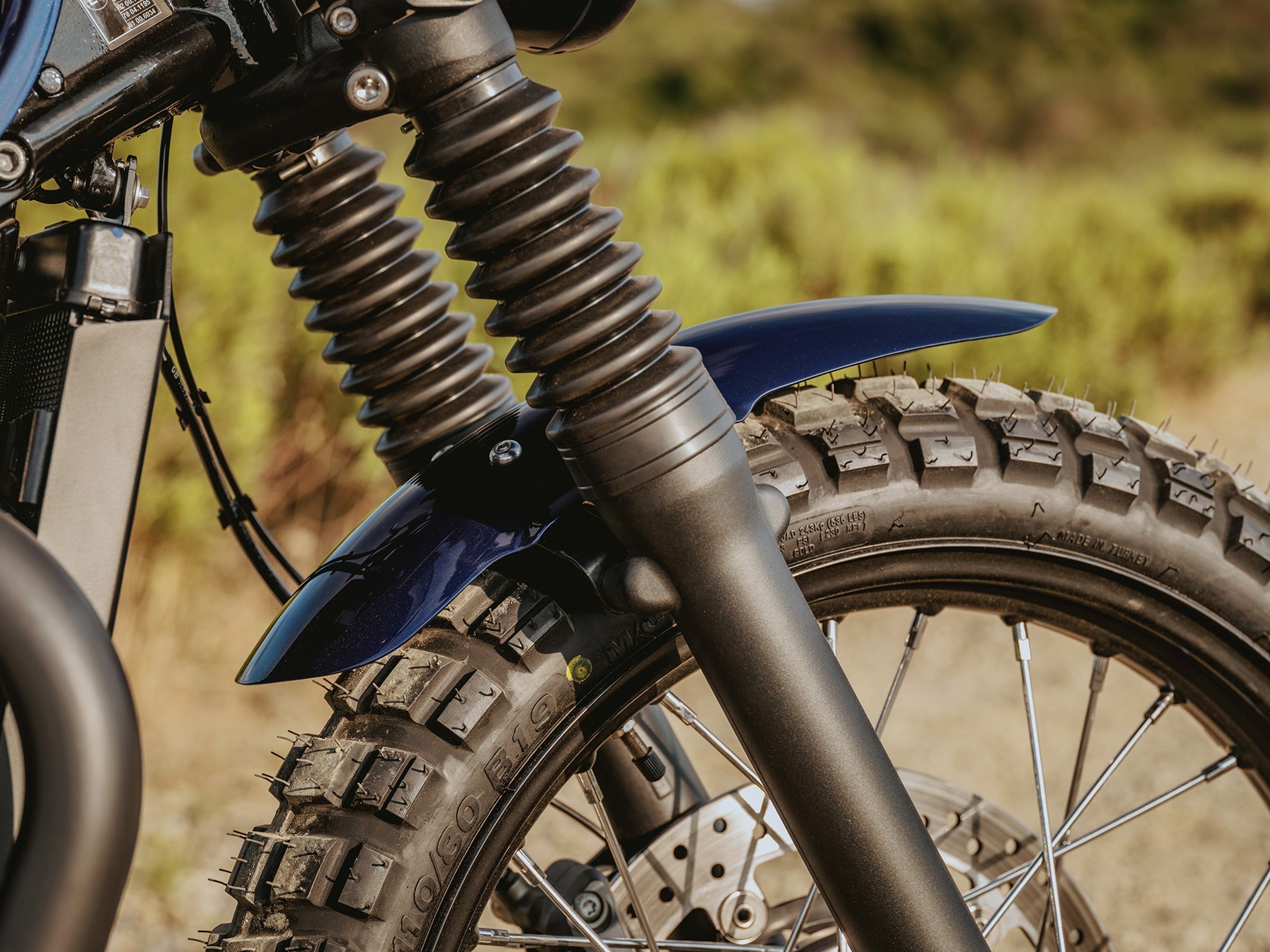 Triumph PA12 Front Mudguard imagegallery Street scrambler Close up Navy
